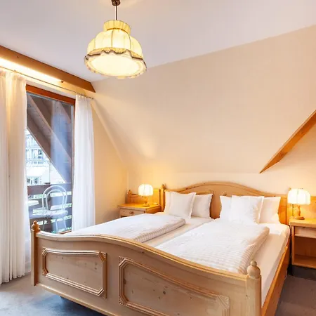 Πανσιόν Sauerlaender Hof 3*